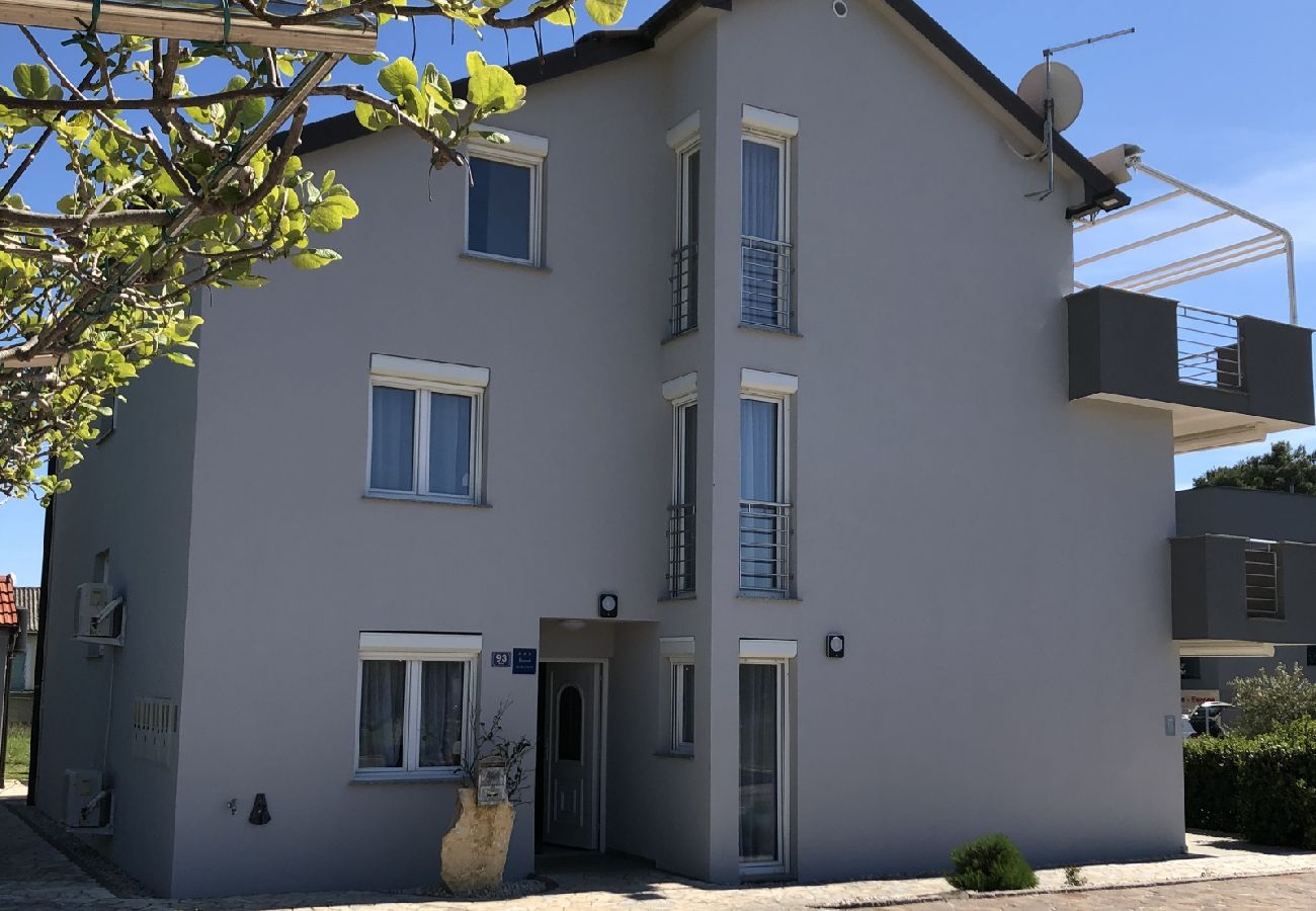 Ferienwohnung in Sukošan - Ferienwohnung in Sukošan mit Meerblick, Terrasse, Klimaanlage, W-LAN (3495-1)