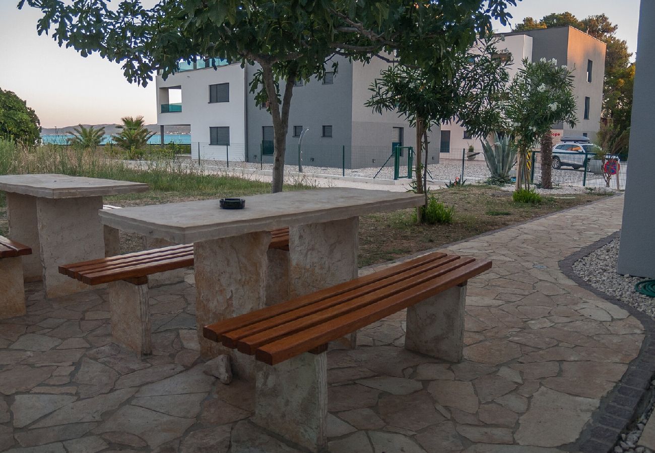 Ferienwohnung in Sukošan - Ferienwohnung in Sukošan mit Meerblick, Terrasse, Klimaanlage, W-LAN (3495-1)