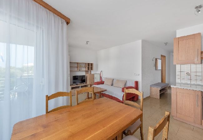 Ferienwohnung in Sukošan - Ferienwohnung in Sukošan mit Meerblick, Terrasse, Klimaanlage, W-LAN (3495-3) Ferienwohnung in Sukošan - Ferienwohnung in Sukošan mit Meerblick, Terrasse, Klimaanlage, W-LAN (3495-3)