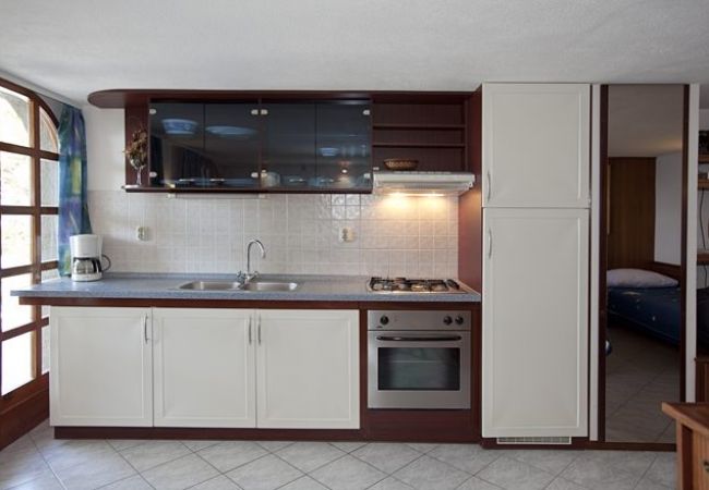 Ferienwohnung in Brela - Ferienwohnung in Brela mit Meerblick, Terrasse, Klimaanlage, W-LAN (3524-2) Ferienwohnung in Brela - Ferienwohnung in Brela mit Meerblick, Terrasse, Klimaanlage, W-LAN (3524-2)