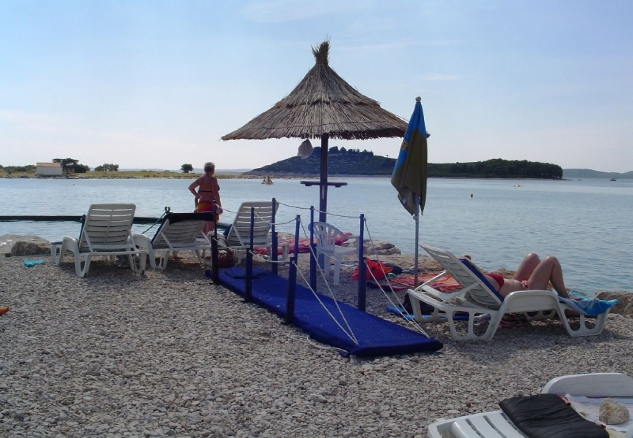 Ferienwohnung in Pakoštane - Ferienwohnung in Pakoštane mit Meerblick, Balkon, Klimaanlage, W-LAN (3539-1)