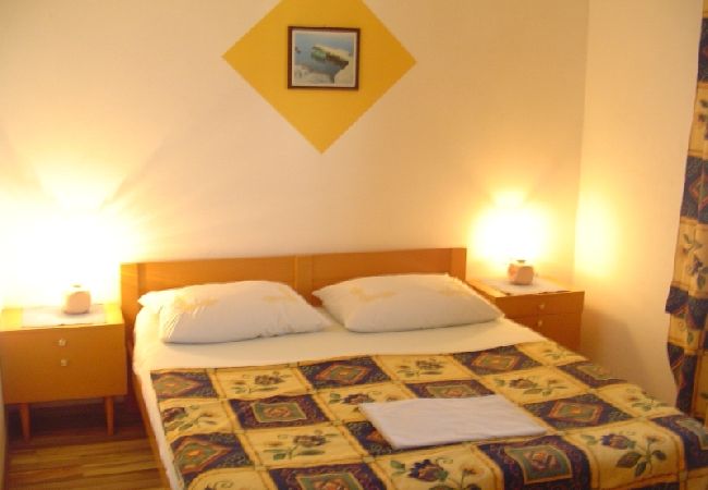 Ferienwohnung in Pakoštane - Ferienwohnung in Pakoštane mit Meerblick, Balkon, Klimaanlage, W-LAN (3539-2) Ferienwohnung in Pakoštane - Ferienwohnung in Pakoštane mit Meerblick, Balkon, Klimaanlage, W-LAN (3539-2)