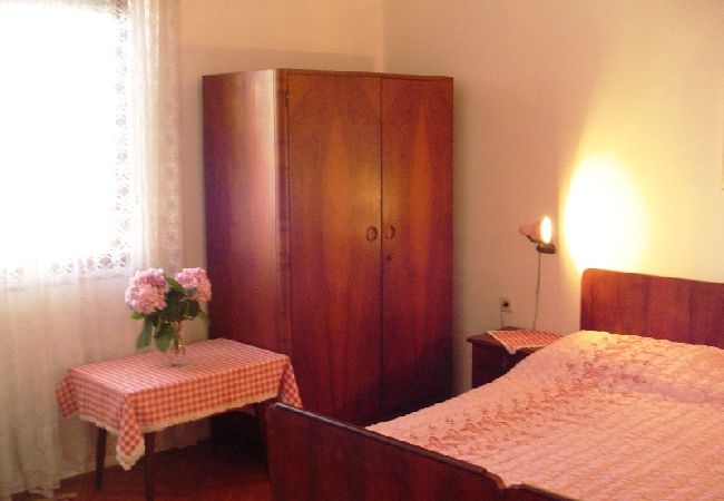 Ferienwohnung in Pakoštane - Ferienwohnung in Pakoštane mit Terrasse, W-LAN (3539-3) Ferienwohnung in Pakoštane - Ferienwohnung in Pakoštane mit Terrasse, W-LAN (3539-3)