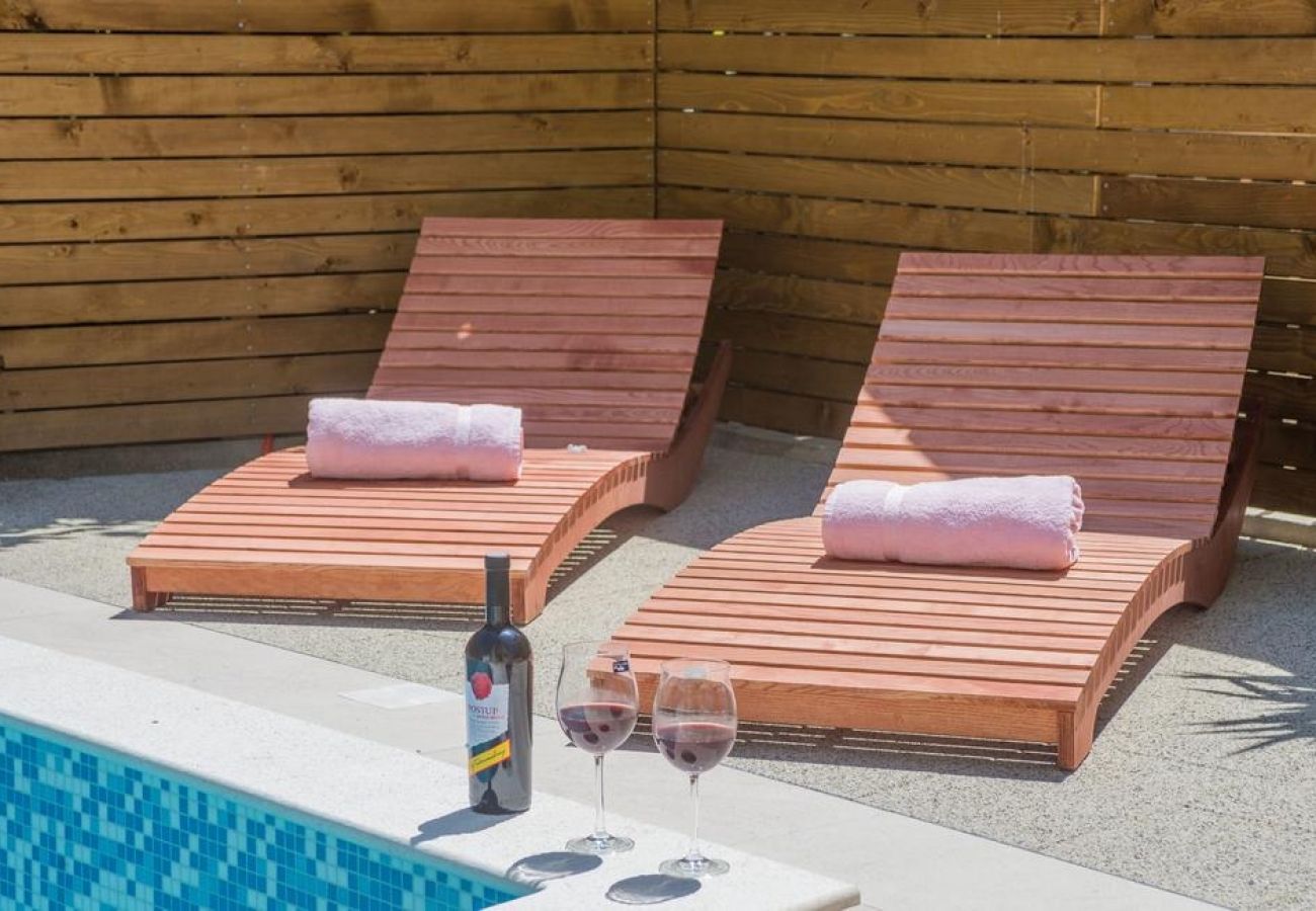 Ferienwohnung in Pakoštane - Ferienwohnung in Pakoštane mit Terrasse, Klimaanlage, W-LAN, Waschmaschine (3548-1)