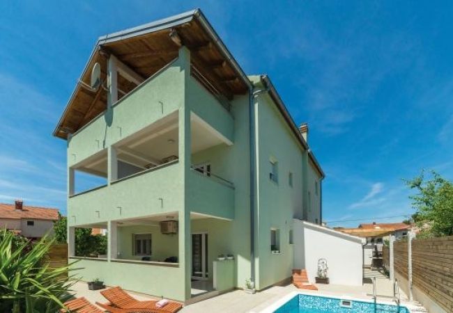 Ferienwohnung in Pakoštane - Ferienwohnung in Pakoštane mit Terrasse, Klimaanlage, W-LAN, Waschmaschine (3548-4) Ferienwohnung in Pakoštane - Ferienwohnung in Pakoštane mit Terrasse, Klimaanlage, W-LAN, Waschmaschine (3548-4)