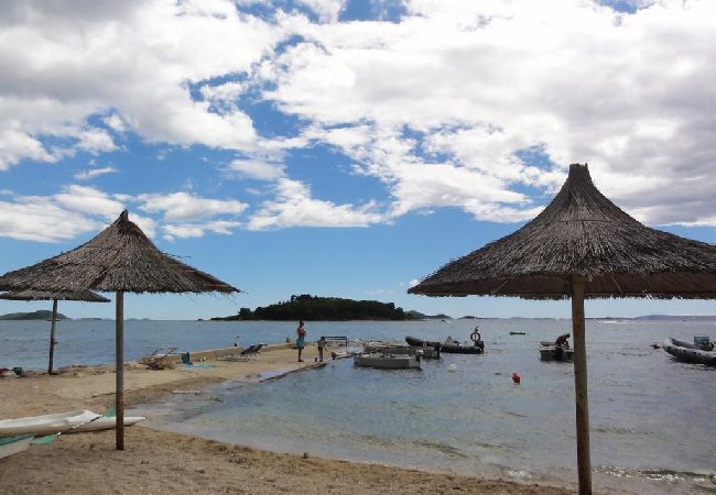 Ferienwohnung in Pakoštane - Ferienwohnung in Pakoštane mit Terrasse, Klimaanlage, W-LAN, Waschmaschine (3548-4) Ferienwohnung in Pakoštane - Ferienwohnung in Pakoštane mit Terrasse, Klimaanlage, W-LAN, Waschmaschine (3548-4)