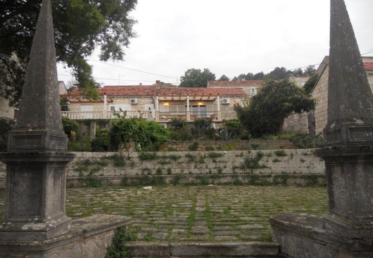 Ferienwohnung in Korcula - Ferienwohnung in Korčula mit Meerblick, Terrasse, Klimaanlage, W-LAN (3555-1)