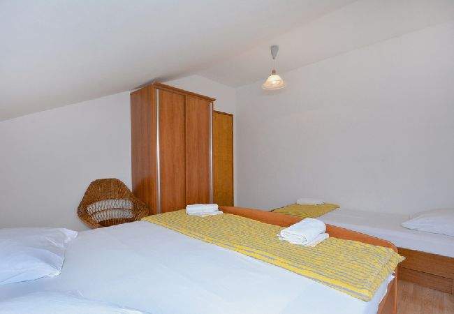 Ferienwohnung in Žuljana - Ferienwohnung in Žuljana mit Meerblick, Terrasse, Klimaanlage, W-LAN (3558-1) Ferienwohnung in Žuljana - Ferienwohnung in Žuljana mit Meerblick, Terrasse, Klimaanlage, W-LAN (3558-1)