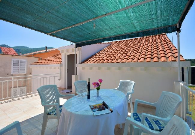 Ferienwohnung in Žuljana - Ferienwohnung in Žuljana mit Meerblick, Terrasse, Klimaanlage, W-LAN (3558-1) Ferienwohnung in Žuljana - Ferienwohnung in Žuljana mit Meerblick, Terrasse, Klimaanlage, W-LAN (3558-1)