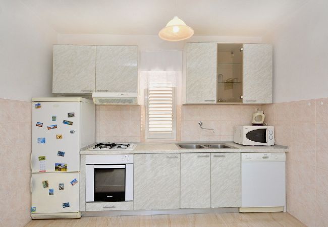 Ferienwohnung in Žuljana - Ferienwohnung in Žuljana mit Meerblick, Terrasse, W-LAN, Spülmaschine (3558-2) Ferienwohnung in Žuljana - Ferienwohnung in Žuljana mit Meerblick, Terrasse, W-LAN, Spülmaschine (3558-2)