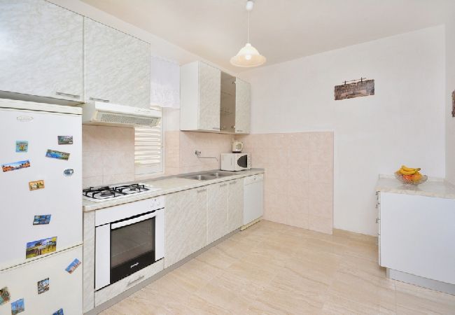 Ferienwohnung in Žuljana - Ferienwohnung in Žuljana mit Meerblick, Terrasse, W-LAN, Spülmaschine (3558-2) Ferienwohnung in Žuljana - Ferienwohnung in Žuljana mit Meerblick, Terrasse, W-LAN, Spülmaschine (3558-2)