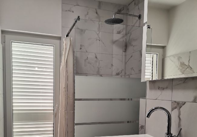 Ferienwohnung in Žuljana - Ferienwohnung in Žuljana mit Meerblick, Terrasse, W-LAN, Spülmaschine (3558-2) Ferienwohnung in Žuljana - Ferienwohnung in Žuljana mit Meerblick, Terrasse, W-LAN, Spülmaschine (3558-2)