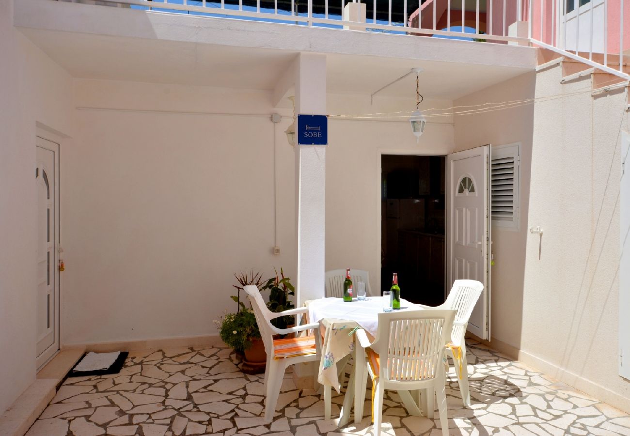 Ferienwohnung in Žuljana - Ferienwohnung in Žuljana mit Meerblick, Terrasse, W-LAN, Spülmaschine (3558-2)