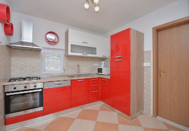 Ferienwohnung in Žuljana - Ferienwohnung in Žuljana mit Meerblick, Terrasse, Klimaanlage, W-LAN (3558-3) Ferienwohnung in Žuljana - Ferienwohnung in Žuljana mit Meerblick, Terrasse, Klimaanlage, W-LAN (3558-3)