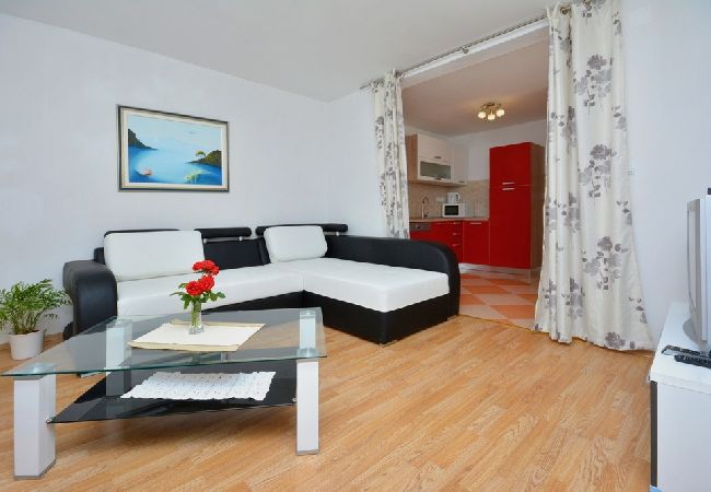 Ferienwohnung in Žuljana - Ferienwohnung in Žuljana mit Meerblick, Terrasse, Klimaanlage, W-LAN (3558-3) Ferienwohnung in Žuljana - Ferienwohnung in Žuljana mit Meerblick, Terrasse, Klimaanlage, W-LAN (3558-3)