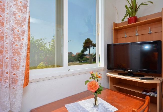 Ferienwohnung in Žuljana - Ferienwohnung in Žuljana mit Terrasse, Klimaanlage, W-LAN (3558-4) Ferienwohnung in Žuljana - Ferienwohnung in Žuljana mit Terrasse, Klimaanlage, W-LAN (3558-4)