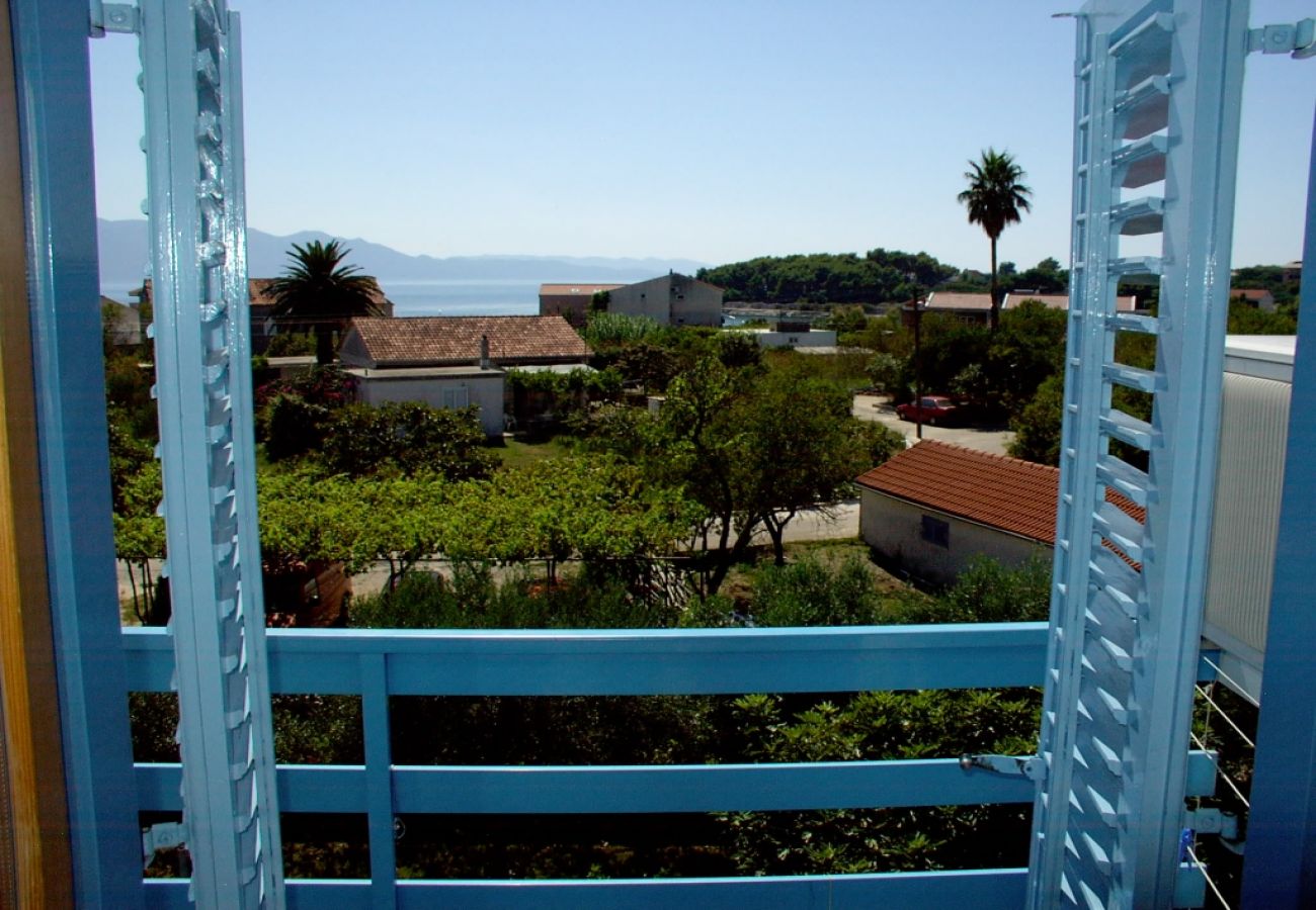 Ferienwohnung in Sucuraj - Ferienwohnung in Sućuraj mit Meerblick, Balkon, Klimaanlage, W-LAN (3560-2)