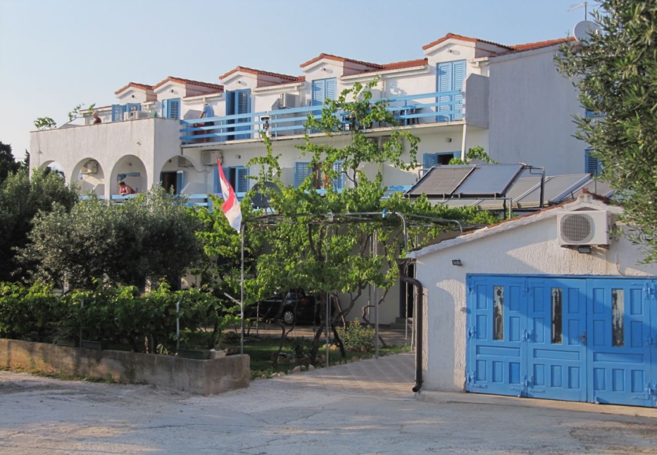 Ferienwohnung in Sucuraj - Ferienwohnung in Sućuraj mit Meerblick, Balkon, Klimaanlage, W-LAN (3560-2)