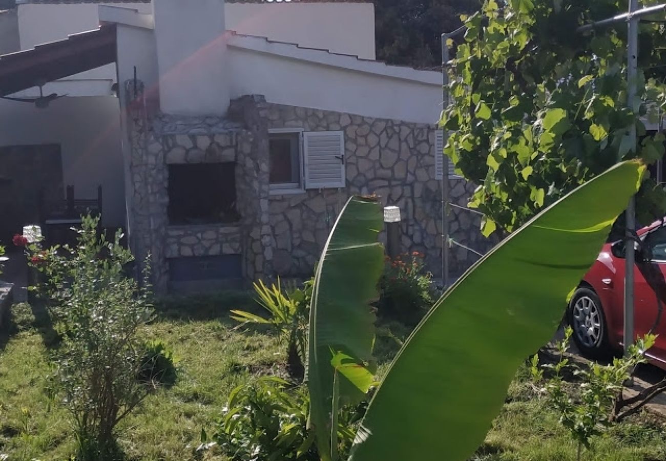 Ferienwohnung in Ražanj - Ferienwohnung in Ražanj mit Terrasse, Klimaanlage, W-LAN, Waschmaschine (3567-1)