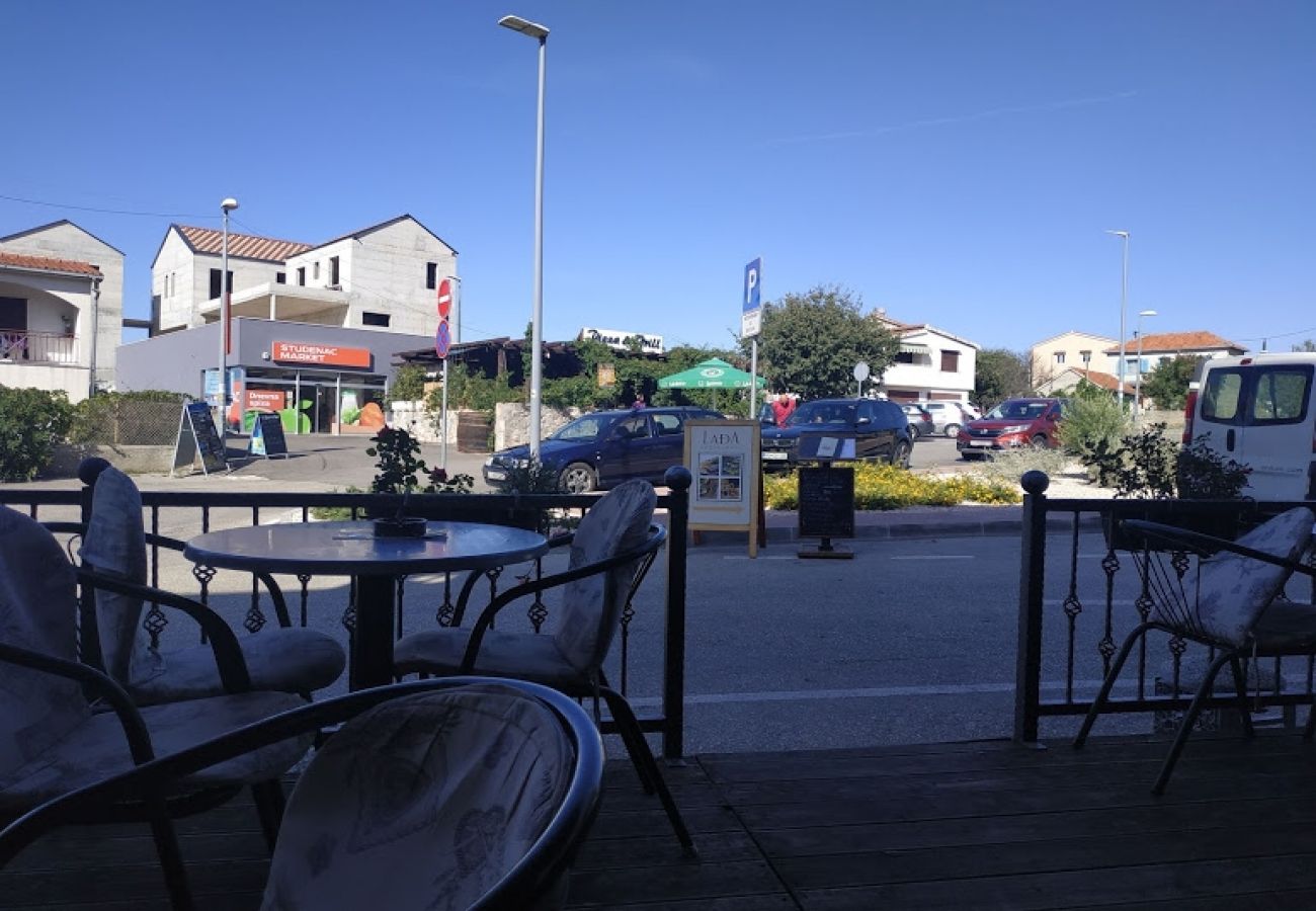 Ferienwohnung in Ražanj - Ferienwohnung in Ražanj mit Terrasse, Klimaanlage, W-LAN, Waschmaschine (3567-1)