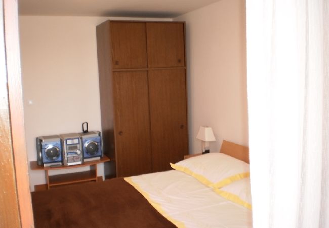 Ferienwohnung in Zavala - Ferienwohnung in Zavala mit Meerblick, Terrasse, Klimaanlage, W-LAN (3576-1) Ferienwohnung in Zavala - Ferienwohnung in Zavala mit Meerblick, Terrasse, Klimaanlage, W-LAN (3576-1)
