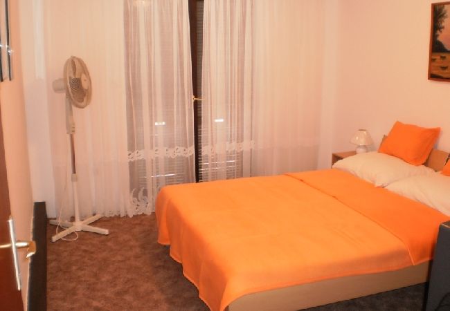 Ferienwohnung in Zavala - Ferienwohnung in Zavala mit Meerblick, Terrasse, Klimaanlage, W-LAN (3576-1) Ferienwohnung in Zavala - Ferienwohnung in Zavala mit Meerblick, Terrasse, Klimaanlage, W-LAN (3576-1)