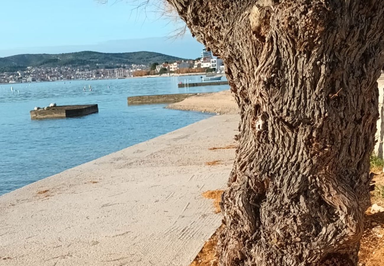 Ferienwohnung in Vodice - Ferienwohnung in Vodice mit Terrasse, Klimaanlage, W-LAN, Waschmaschine (3420-1)