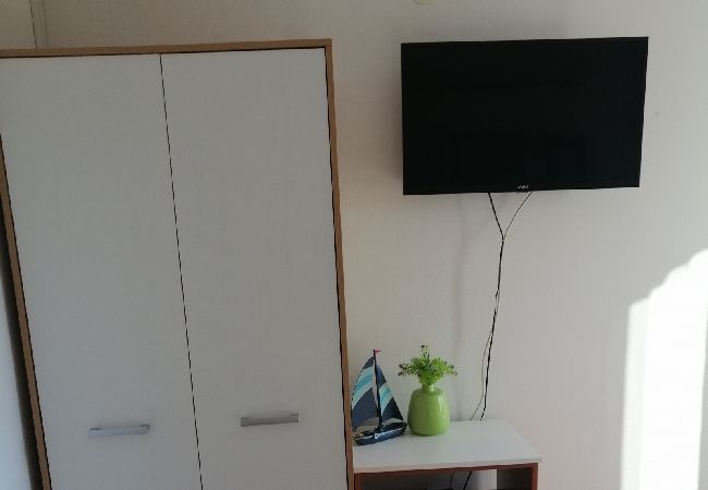 Ferienwohnung in Privlaka - Ferienwohnung in Privlaka mit Meerblick, Terrasse, Klimaanlage, W-LAN (3591-1) Ferienwohnung in Privlaka - Ferienwohnung in Privlaka mit Meerblick, Terrasse, Klimaanlage, W-LAN (3591-1)