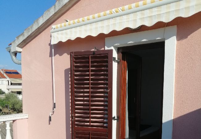 Ferienwohnung in Privlaka - Ferienwohnung in Privlaka mit Meerblick, Terrasse, Klimaanlage, W-LAN (3591-1) Ferienwohnung in Privlaka - Ferienwohnung in Privlaka mit Meerblick, Terrasse, Klimaanlage, W-LAN (3591-1)