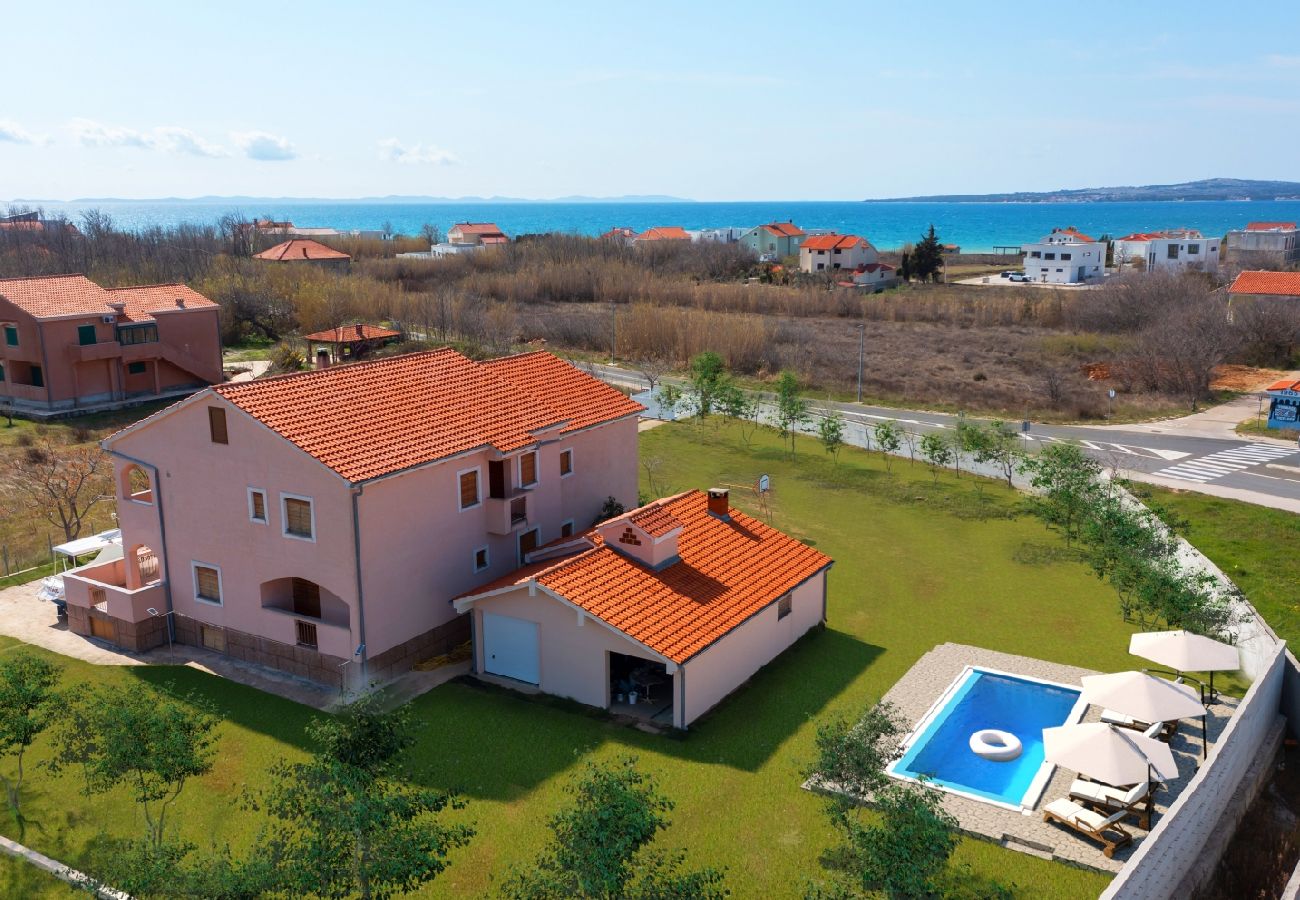 Ferienwohnung in Privlaka - Ferienwohnung in Privlaka mit Meerblick, Balkon, Klimaanlage, W-LAN (3598-1)