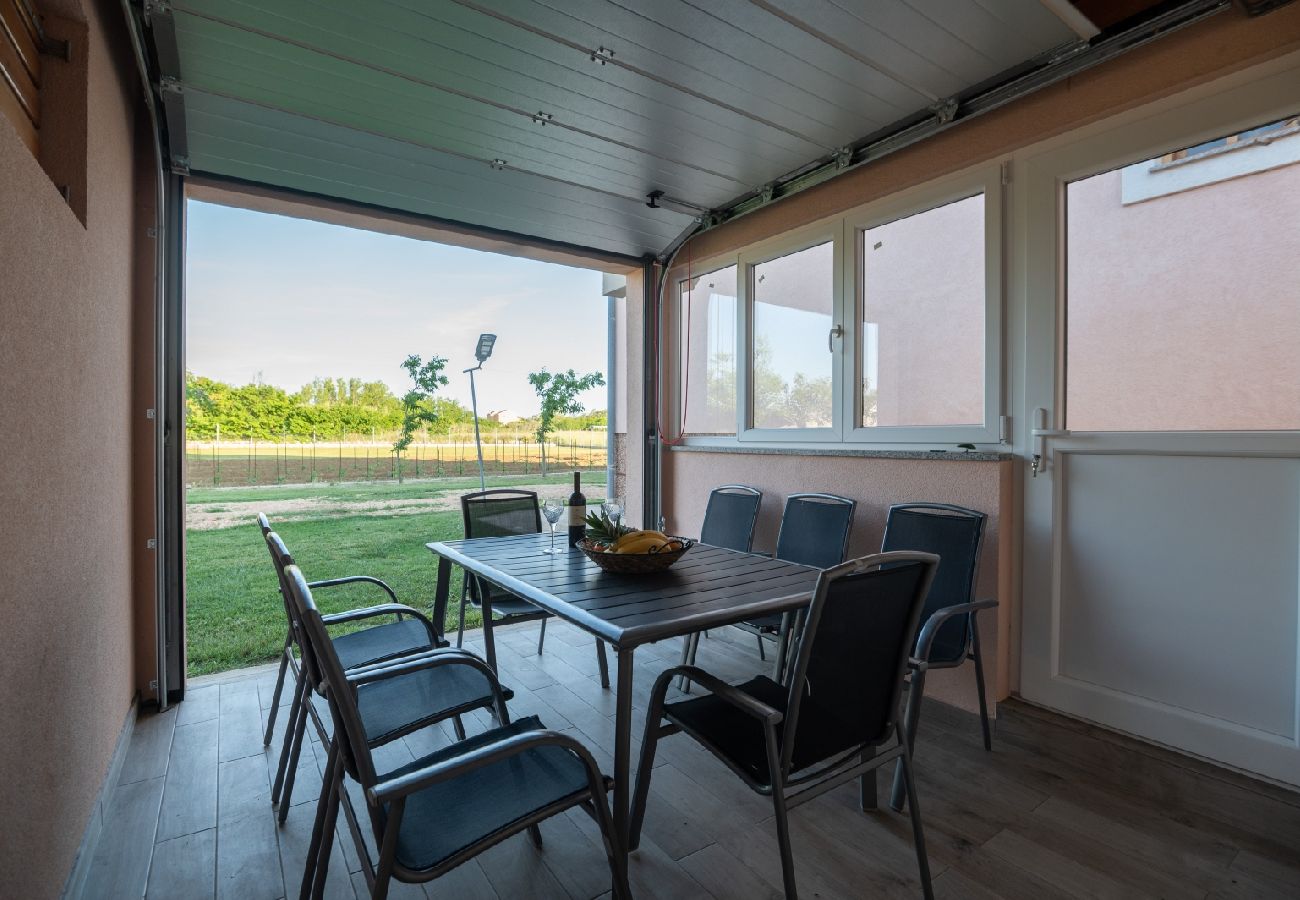 Ferienwohnung in Privlaka - Ferienwohnung in Privlaka mit Meerblick, Balkon, Klimaanlage, W-LAN (3598-1)