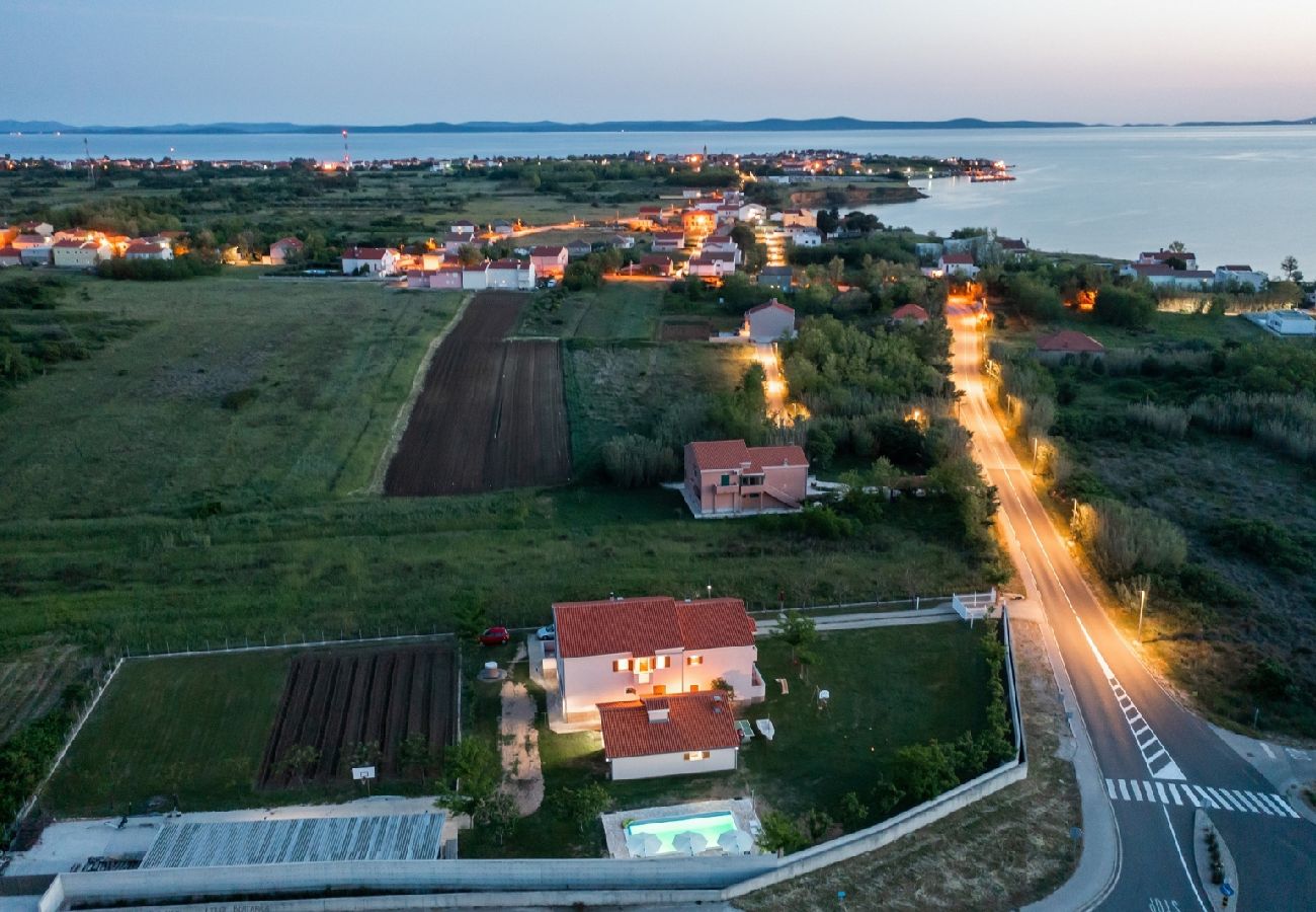 Ferienwohnung in Privlaka - Ferienwohnung in Privlaka mit Meerblick, Balkon, Klimaanlage, W-LAN (3598-1)