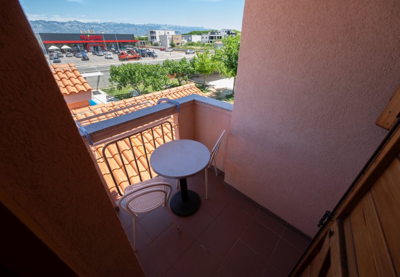 Ferienwohnung in Privlaka - Ferienwohnung in Privlaka mit Meerblick, Balkon, Klimaanlage, W-LAN (3598-3)