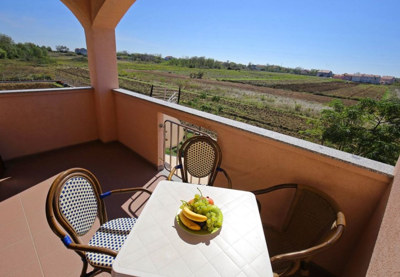 Ferienwohnung in Privlaka - Ferienwohnung in Privlaka mit Meerblick, Balkon, Klimaanlage, W-LAN (3598-4)