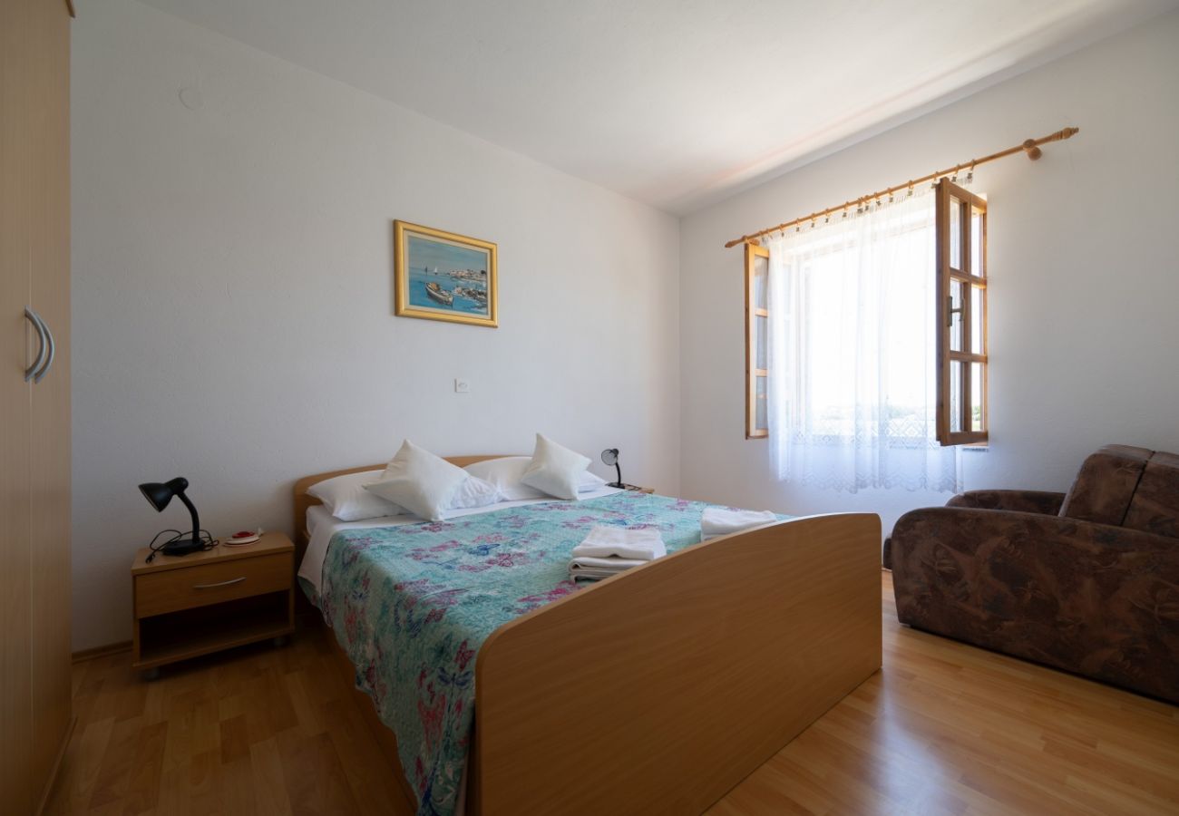 Ferienwohnung in Privlaka - Ferienwohnung in Privlaka mit Meerblick, Balkon, Klimaanlage, W-LAN (3598-5)