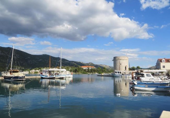 Ferienwohnung in Mali Ston - Ferienwohnung in Ston / Mali Ston mit Meerblick, Terrasse, Klimaanlage, W-LAN (3588-2) Ferienwohnung in Mali Ston - Ferienwohnung in Ston / Mali Ston mit Meerblick, Terrasse, Klimaanlage, W-LAN (3588-2)