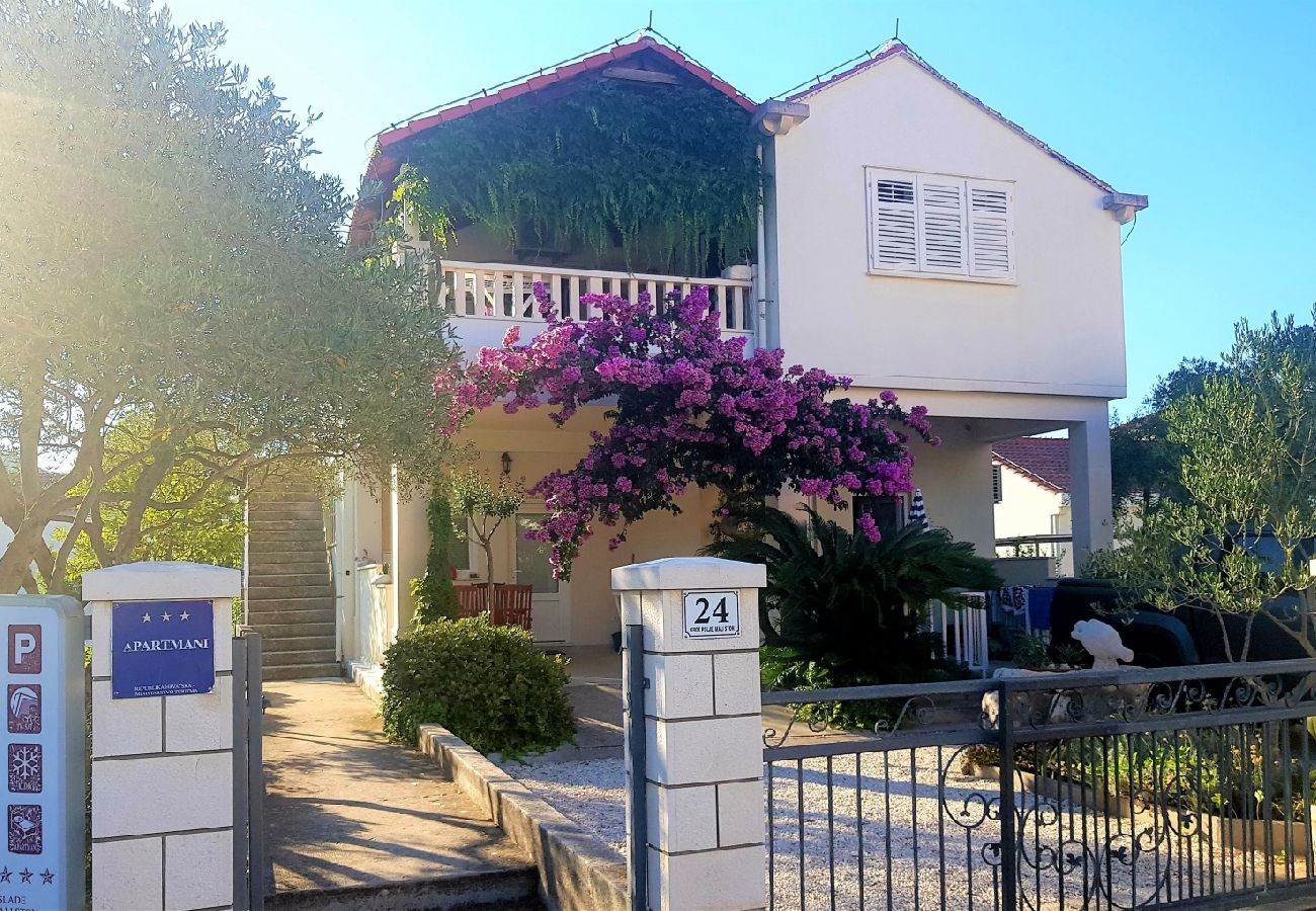 Ferienwohnung in Mali Ston - Ferienwohnung in Ston / Mali Ston mit Meerblick, Terrasse, Klimaanlage, W-LAN (3588-2)