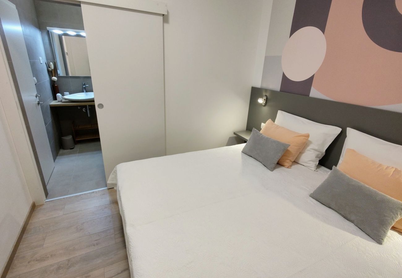 Ferienwohnung in Drašnice - Ferienwohnung in Drašnice mit Meerblick, Loggia, Klimaanlage, W-LAN (3586-3)