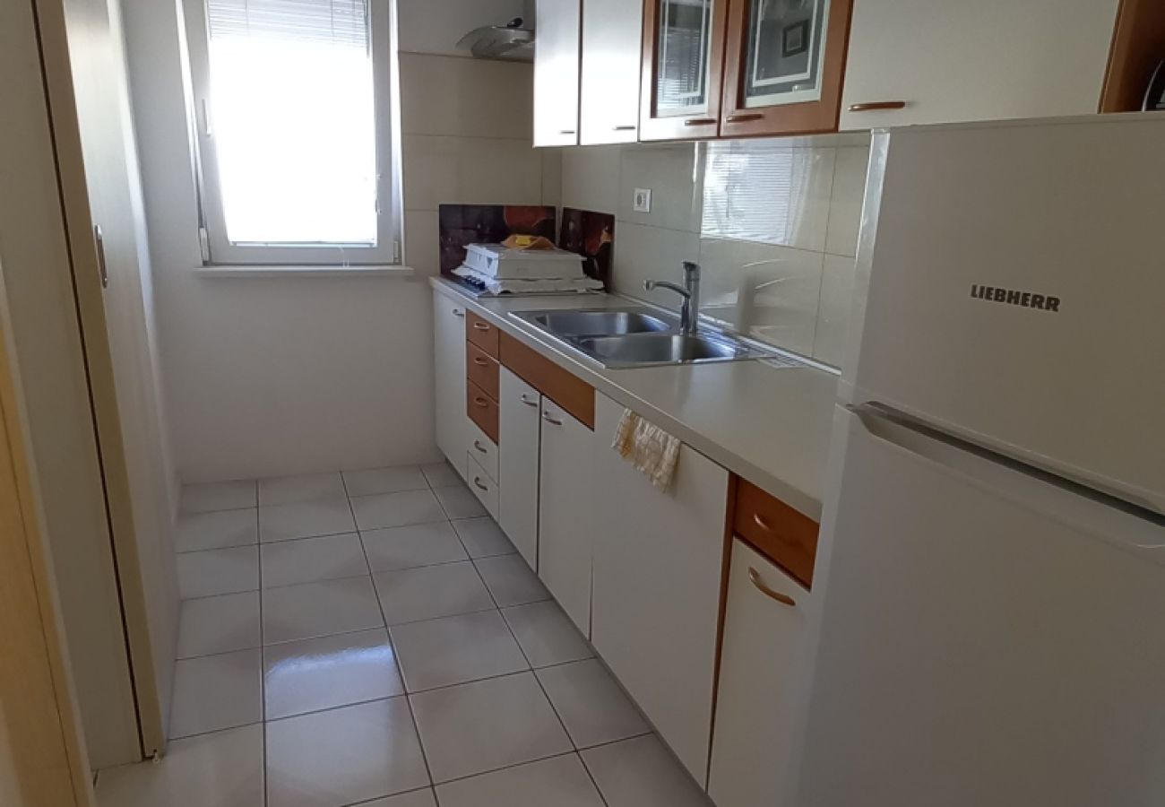 Ferienwohnung in Kustici - Ferienwohnung in Kustici mit Meerblick, Balkon, Klimaanlage, W-LAN (3597-1)