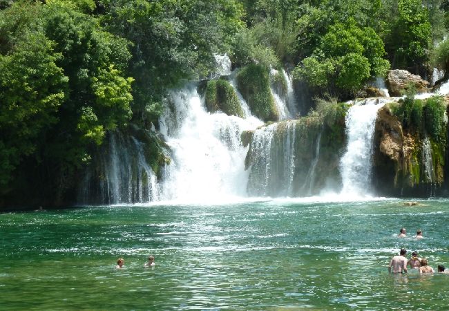 Ferienwohnung in Kustici - Ferienwohnung in Kustici mit Meerblick, Balkon, Klimaanlage, W-LAN (3589-4) Ferienwohnung in Kustici - Ferienwohnung in Kustici mit Meerblick, Balkon, Klimaanlage, W-LAN (3589-4)