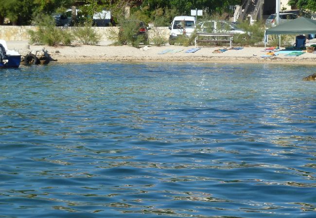 Ferienwohnung in Kustici - Ferienwohnung in Kustici mit Meerblick, Balkon, Klimaanlage, W-LAN (3589-4) Ferienwohnung in Kustici - Ferienwohnung in Kustici mit Meerblick, Balkon, Klimaanlage, W-LAN (3589-4)