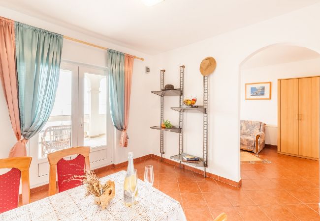 Ferienwohnung in Kustici - Ferienwohnung in Kustici mit Meerblick, Balkon, Klimaanlage, W-LAN (3589-5) Ferienwohnung in Kustici - Ferienwohnung in Kustici mit Meerblick, Balkon, Klimaanlage, W-LAN (3589-5)