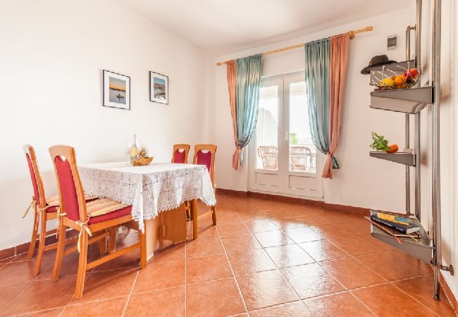 Ferienwohnung in Kustici - Ferienwohnung in Kustici mit Meerblick, Balkon, Klimaanlage, W-LAN (3589-5) Ferienwohnung in Kustici - Ferienwohnung in Kustici mit Meerblick, Balkon, Klimaanlage, W-LAN (3589-5)