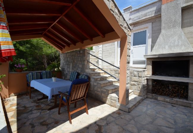 Ferienwohnung in Karbuni - Ferienwohnung in Karbuni mit Meerblick, Terrasse, Klimaanlage, W-LAN (3609-1) Ferienwohnung in Karbuni - Ferienwohnung in Karbuni mit Meerblick, Terrasse, Klimaanlage, W-LAN (3609-1)