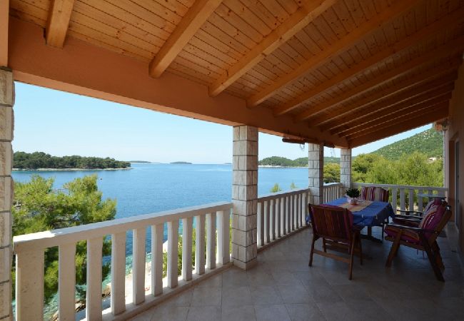 Ferienwohnung in Karbuni - Ferienwohnung in Karbuni mit Meerblick, Terrasse, Klimaanlage, W-LAN (3609-2) Ferienwohnung in Karbuni - Ferienwohnung in Karbuni mit Meerblick, Terrasse, Klimaanlage, W-LAN (3609-2)