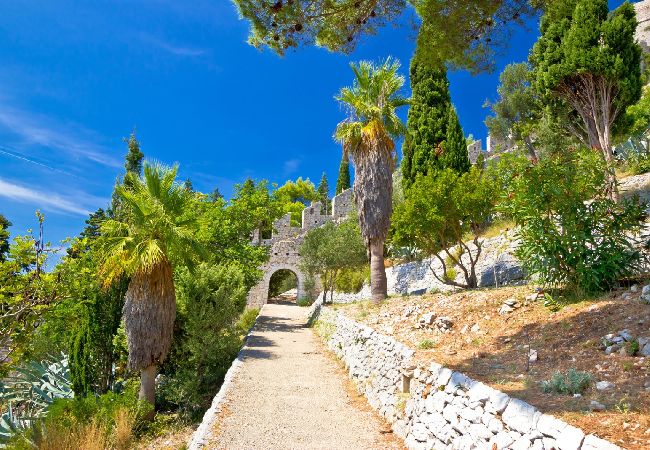 Ferienwohnung in Hvar - Ferienwohnung in Hvar-Stadt mit Meerblick, Balkon, Klimaanlage, W-LAN (3615-1) Ferienwohnung in Hvar - Ferienwohnung in Hvar-Stadt mit Meerblick, Balkon, Klimaanlage, W-LAN (3615-1)