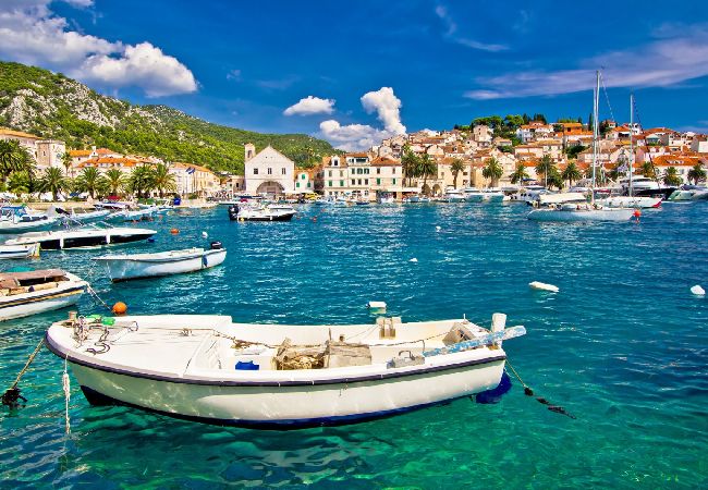 Ferienwohnung in Hvar - Ferienwohnung in Hvar-Stadt mit Meerblick, Terrasse, Klimaanlage, W-LAN (3615-2) Ferienwohnung in Hvar - Ferienwohnung in Hvar-Stadt mit Meerblick, Terrasse, Klimaanlage, W-LAN (3615-2)