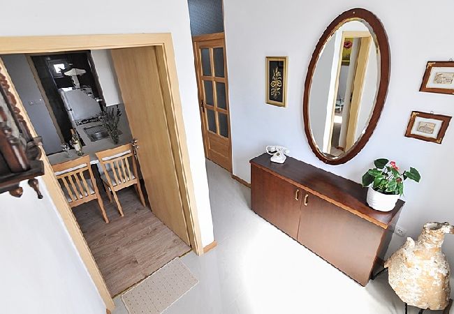 Ferienwohnung in Poljana - Ferienwohnung in Poljana mit Meerblick, Terrasse, Klimaanlage, W-LAN (3617-2) Ferienwohnung in Poljana - Ferienwohnung in Poljana mit Meerblick, Terrasse, Klimaanlage, W-LAN (3617-2)