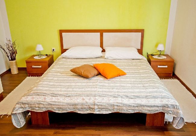 Ferienwohnung in Poljana - Ferienwohnung in Poljana mit Meerblick, Terrasse, Klimaanlage, W-LAN (3617-4) Ferienwohnung in Poljana - Ferienwohnung in Poljana mit Meerblick, Terrasse, Klimaanlage, W-LAN (3617-4)