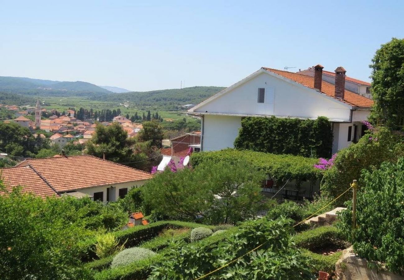 Ferienwohnung in Jelsa - Ferienwohnung in Jelsa mit Balkon, Klimaanlage, W-LAN (3621-1)